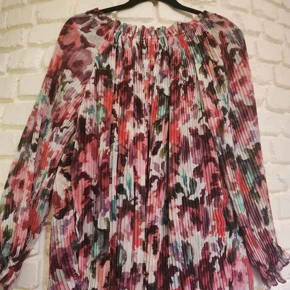 St.John Burgundy Floral Pleated Women's Top Long Sleeve - Multicolor Sz L - Picture 6 of 10